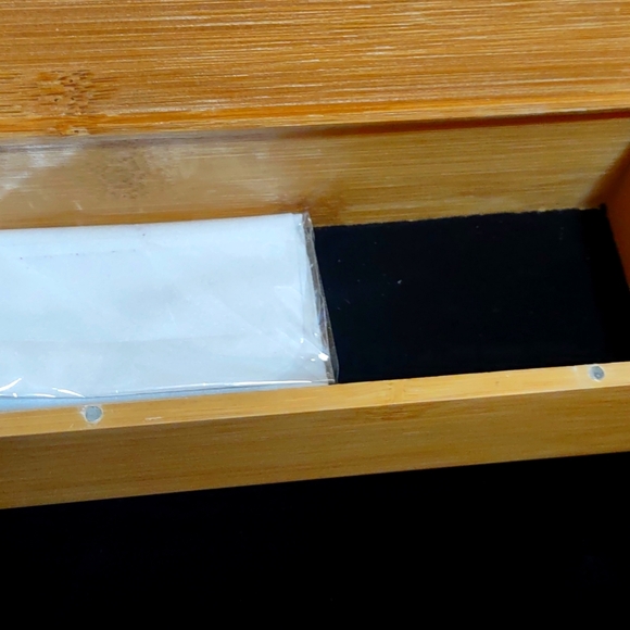 White Elepaio Sunglasses - Picture 5 of 9